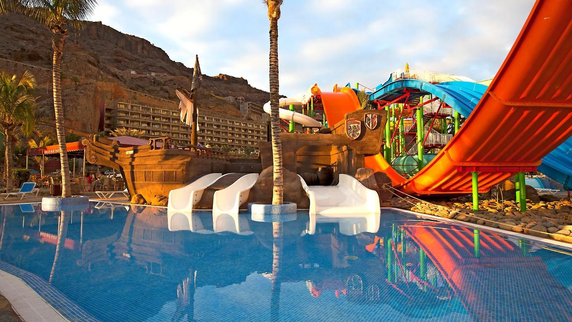 Hotel Livvo Lago Taurito & Aquapark