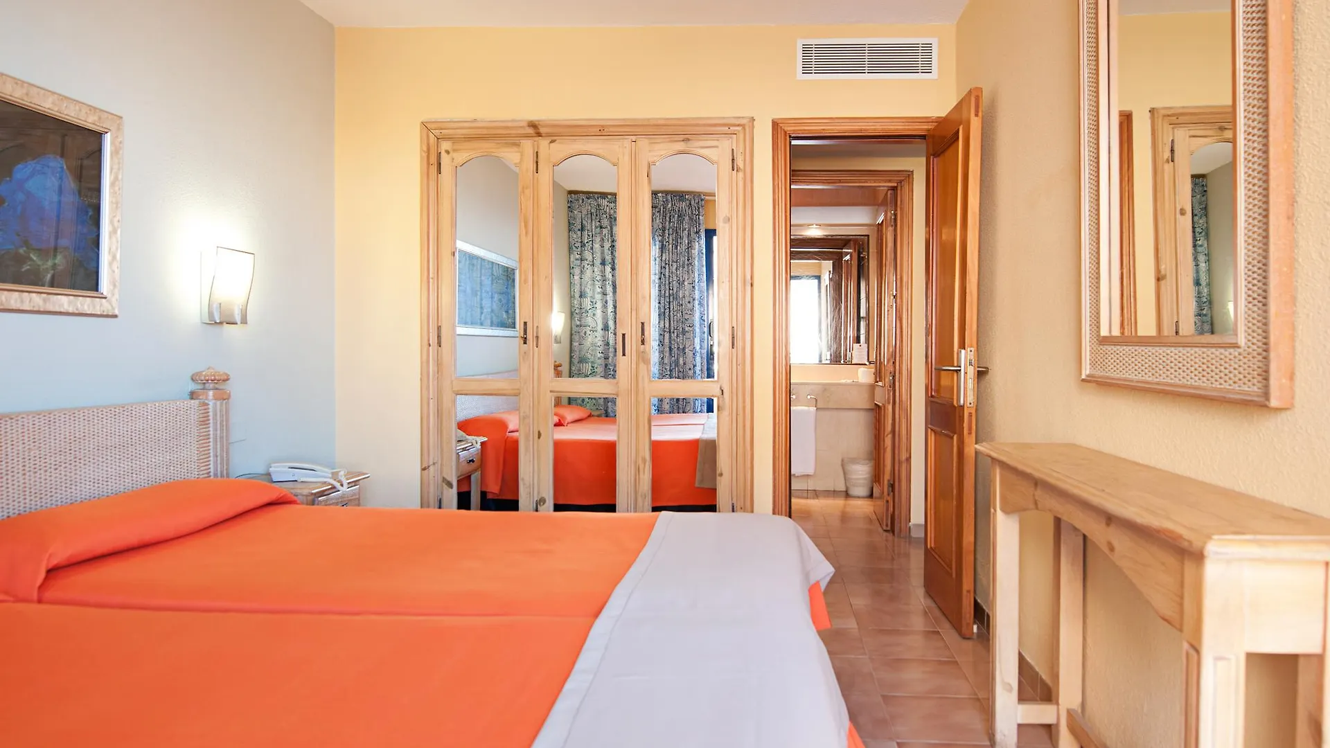 Hotel Livvo Lago Taurito & Aquapark