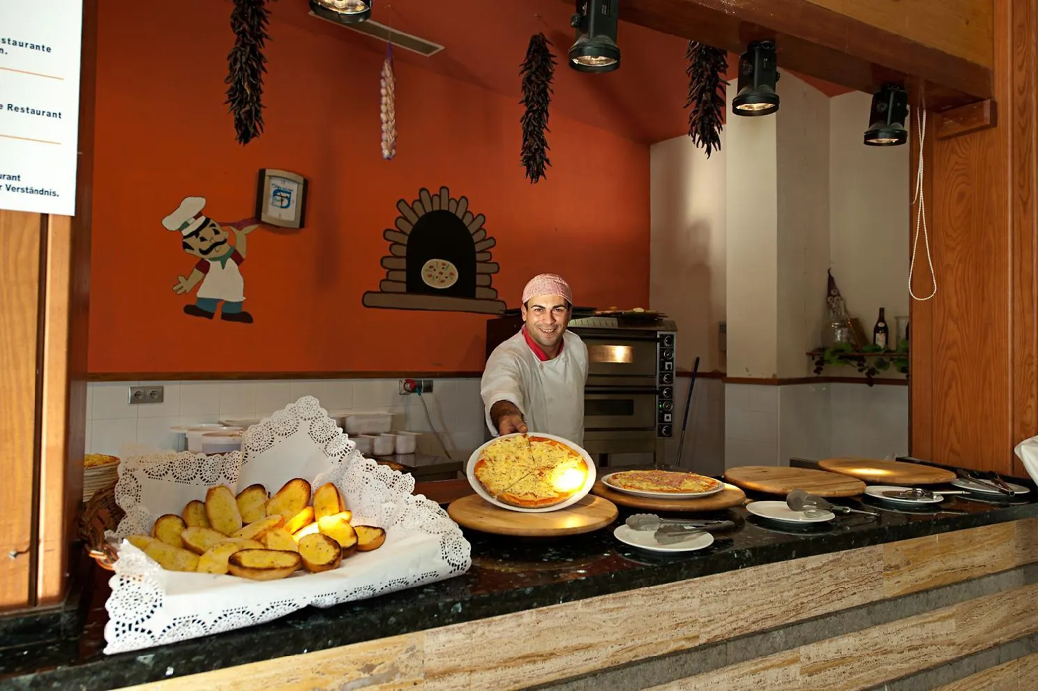 Hotel Livvo Lago Taurito & Aquapark 3*,